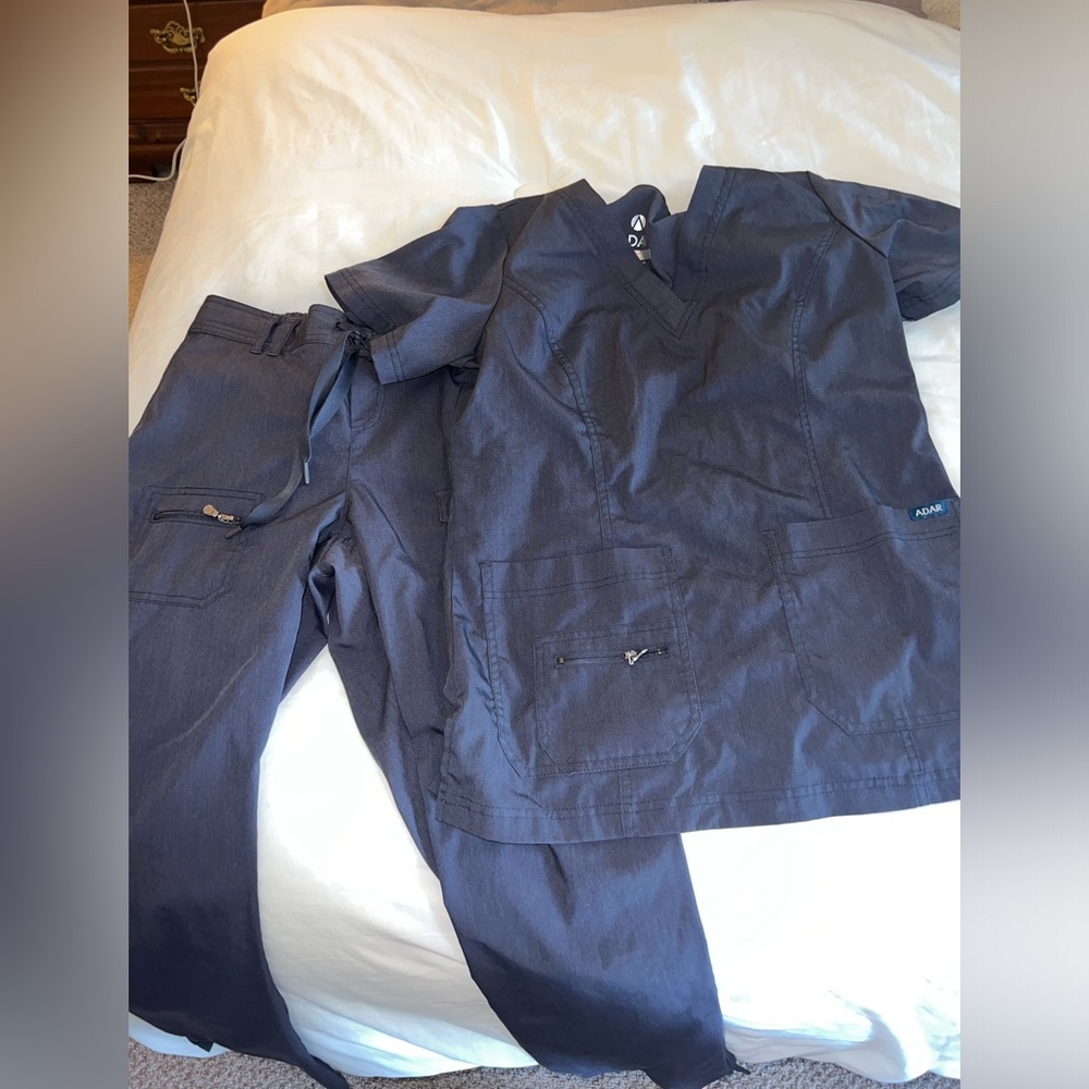 Grey Adar scrub set! Size small